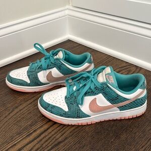 Women’s Nike Dunk Low Snakeskin Washed Teal/Coral